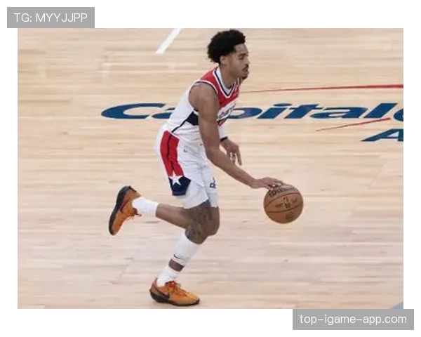 乔丹·普尔无球跑位提升三分命中率显著提升勇士进攻空间